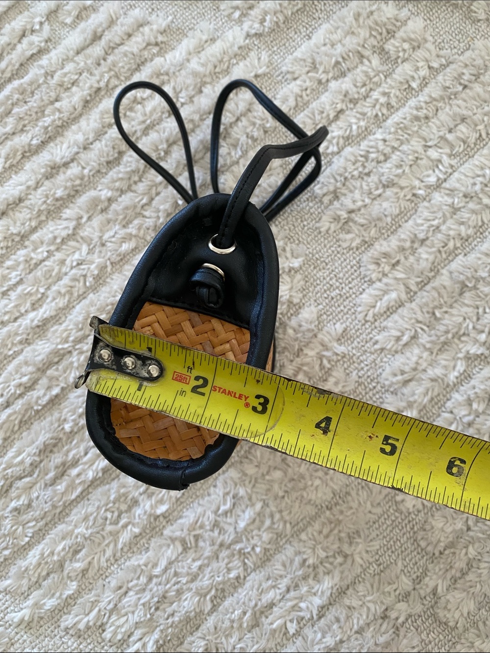 Urban Outfitters Woven Straw Crossbody Bag with Black Trim - Picture 7 of 9